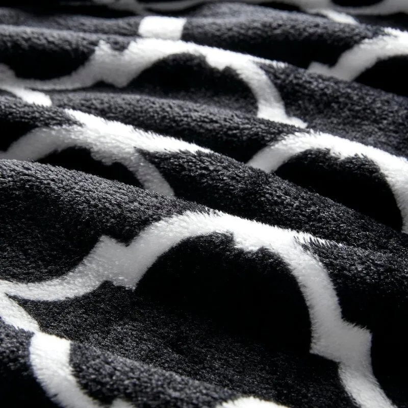 Lathe Oversized Polyester Knitted Throw