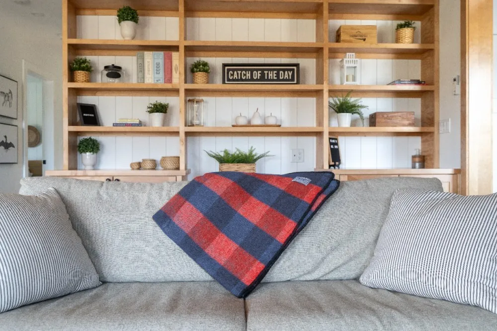 MacAuslands Woolen Mills Blankets - Throw - 52" x 76"