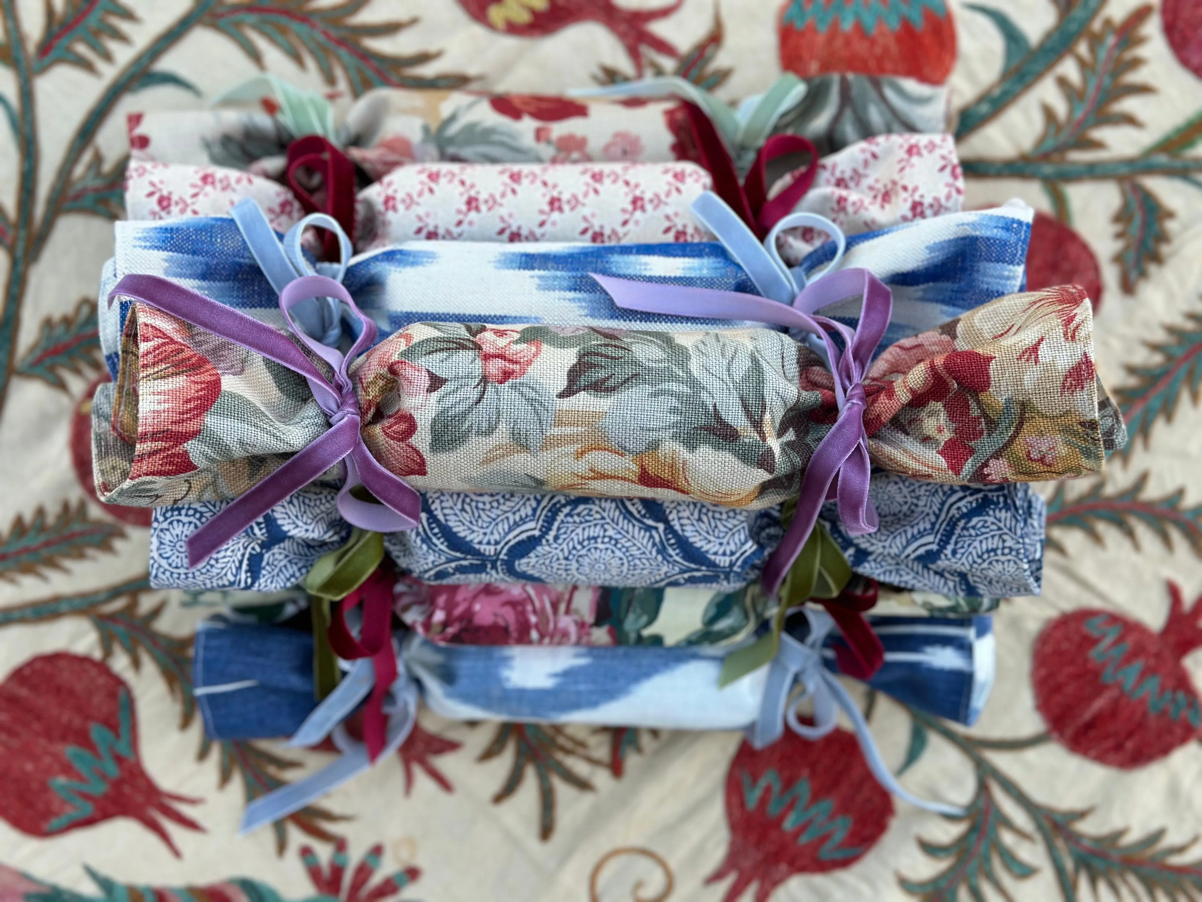 Party Popper/Holiday Cracker - Vintage Floral Chintz Green Velvet Bows