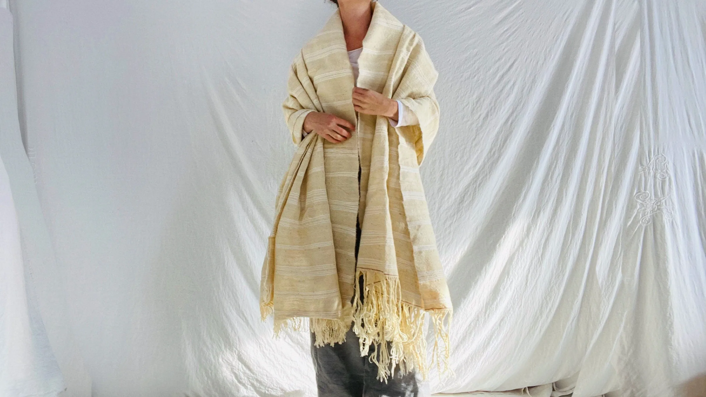 Vintage Wool & Cotton Moroccan Throw Wrap Blanket.